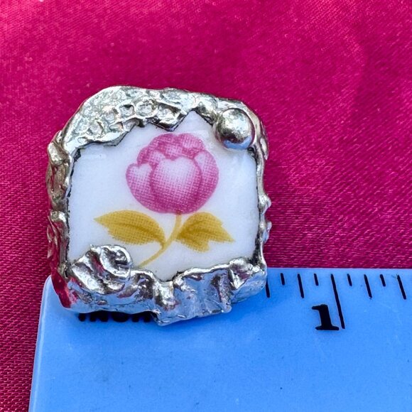 Artisan-crafted Broken China Ring with a Silver Spoon Band & Boho-Metalwork 7.5 - Picture 4 of 12